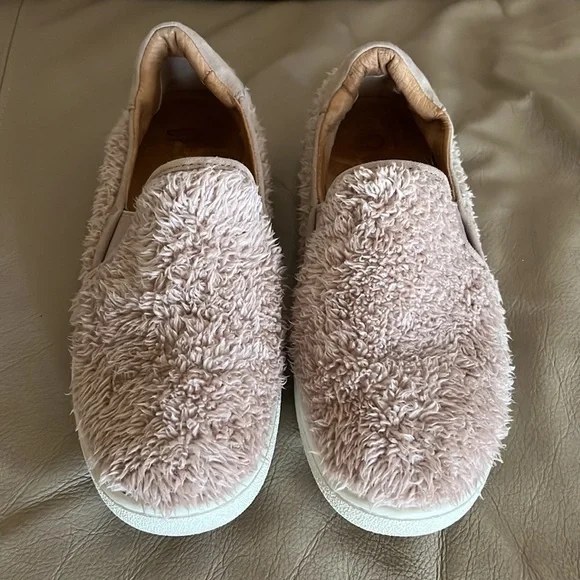 UGG Ricci Slip On Fuzzy Shoes - Picture 5 of 11